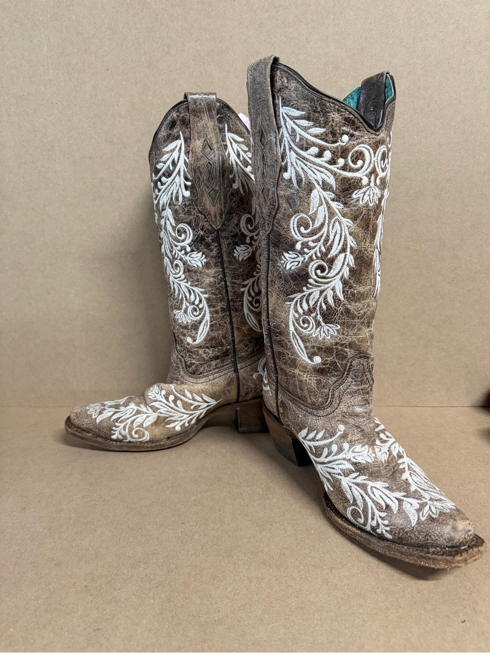 Corral Brown Leather Western Boots with White Embroidered Scrolls